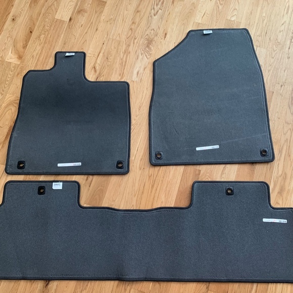 2018 Acura MDX original car mats - Picture 2 of 2